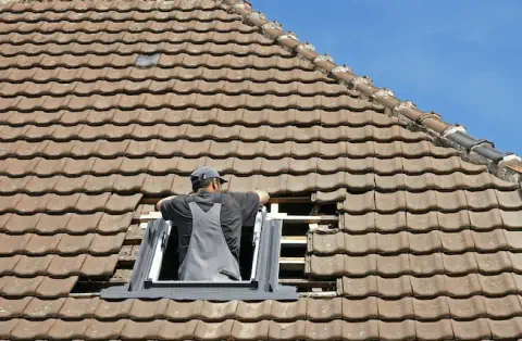 Pose de velux - Les Vallées de la Vanne